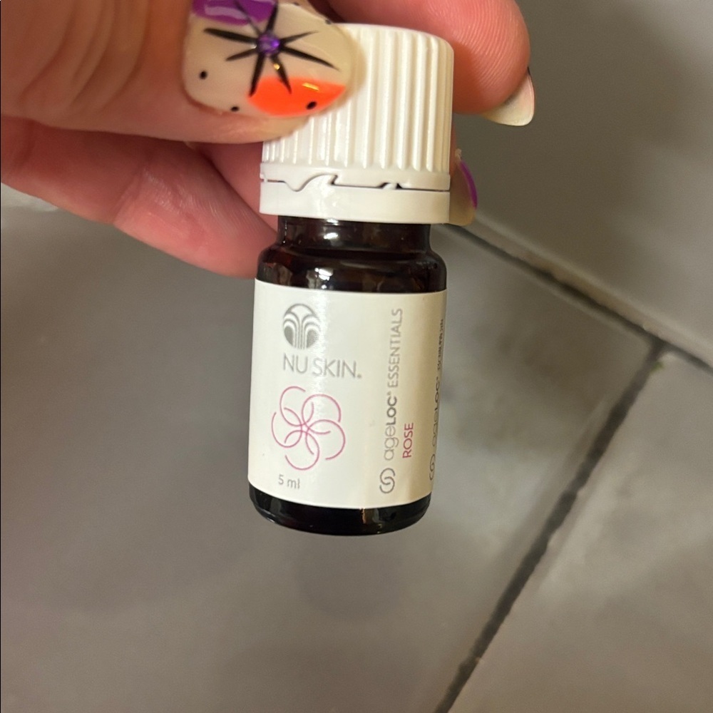 Nu Skin Rose Oil - White Cap sealed never opened 5ml mfd. in the USA - Picture 3 of 4